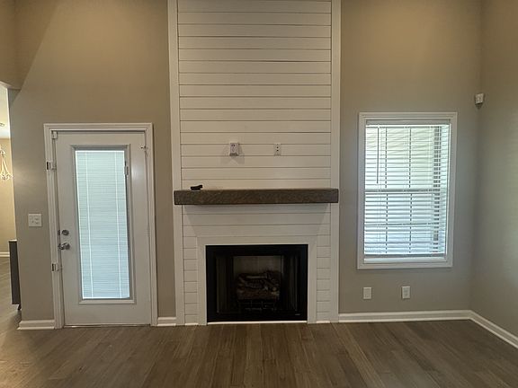 3rd image of 728 Jodine Ann Dr