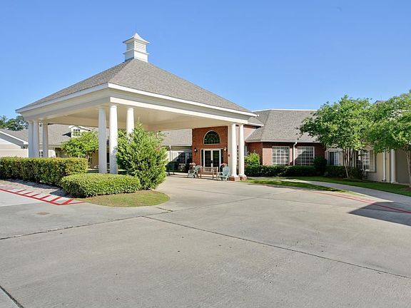 2nd image of 1414 N Causeway Blvd