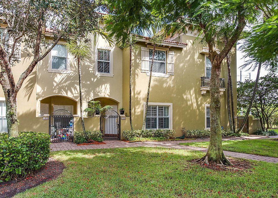 1st image of 240 Lake Monterey Cir