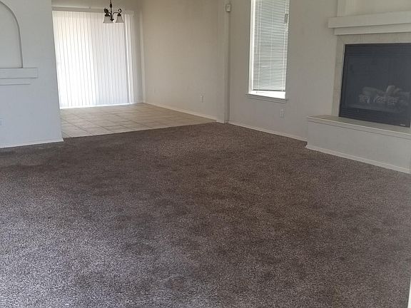 2nd image of 815 Bonnie Ct
