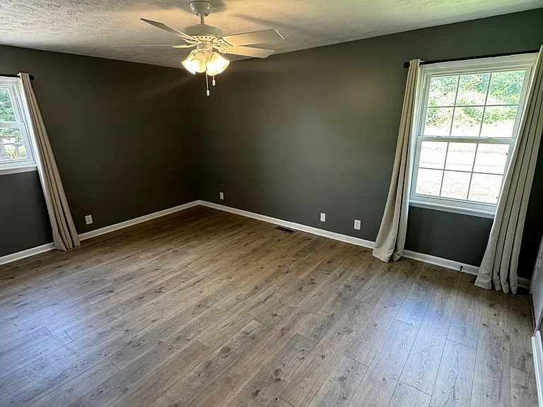 503 Center Dr — Photo 5