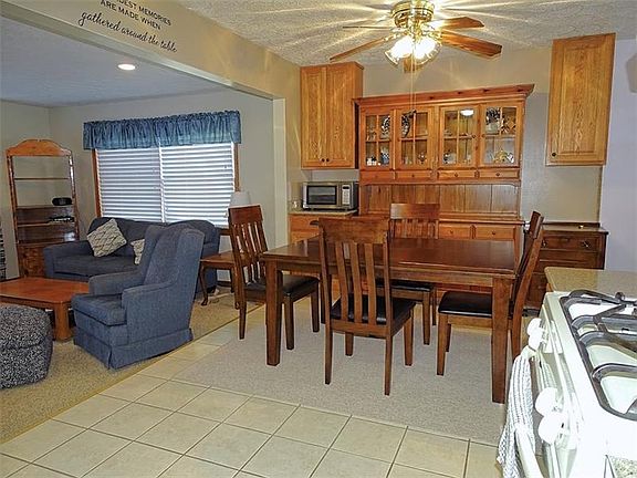 5th image of 760 Crestwood Dr