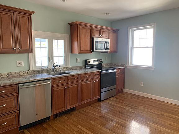 5th image of 440 Medford St #2