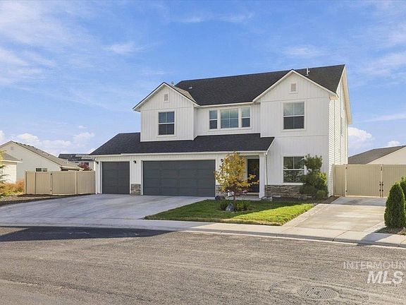5th image of 16374 Sandon Ave