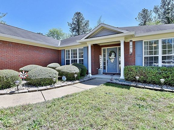 3rd image of 8062 Garrett Pines Dr