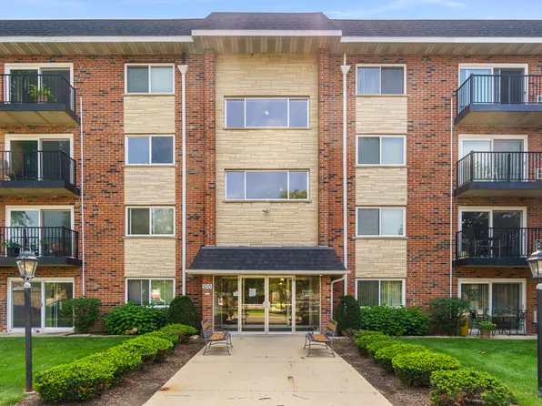100 W Park Circle Dr APT 2H, Wheaton, IL 60187