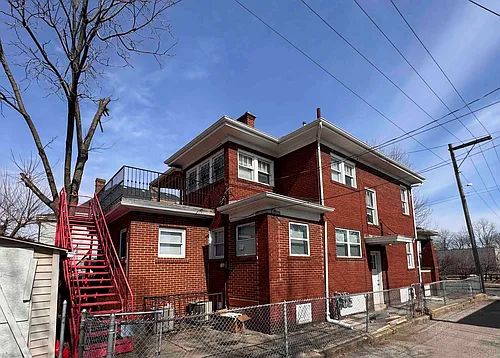 23 Wisconsin Ave #B Photo 1