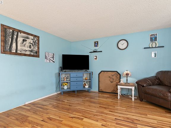 4th image of 12814 NE 39th St