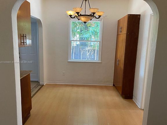 5th image of 1042 SW 11th Ave #1042
