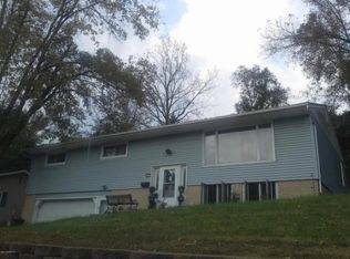 2004 Twin Bluff Rd, Red Wing, MN 55066