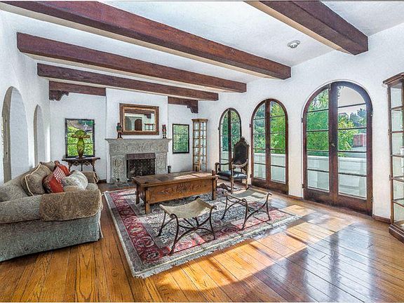 5th image of 3323 Ledgewood Dr