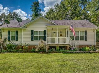 1447 Fredericks Hall Rd, Bumpass, VA 23024