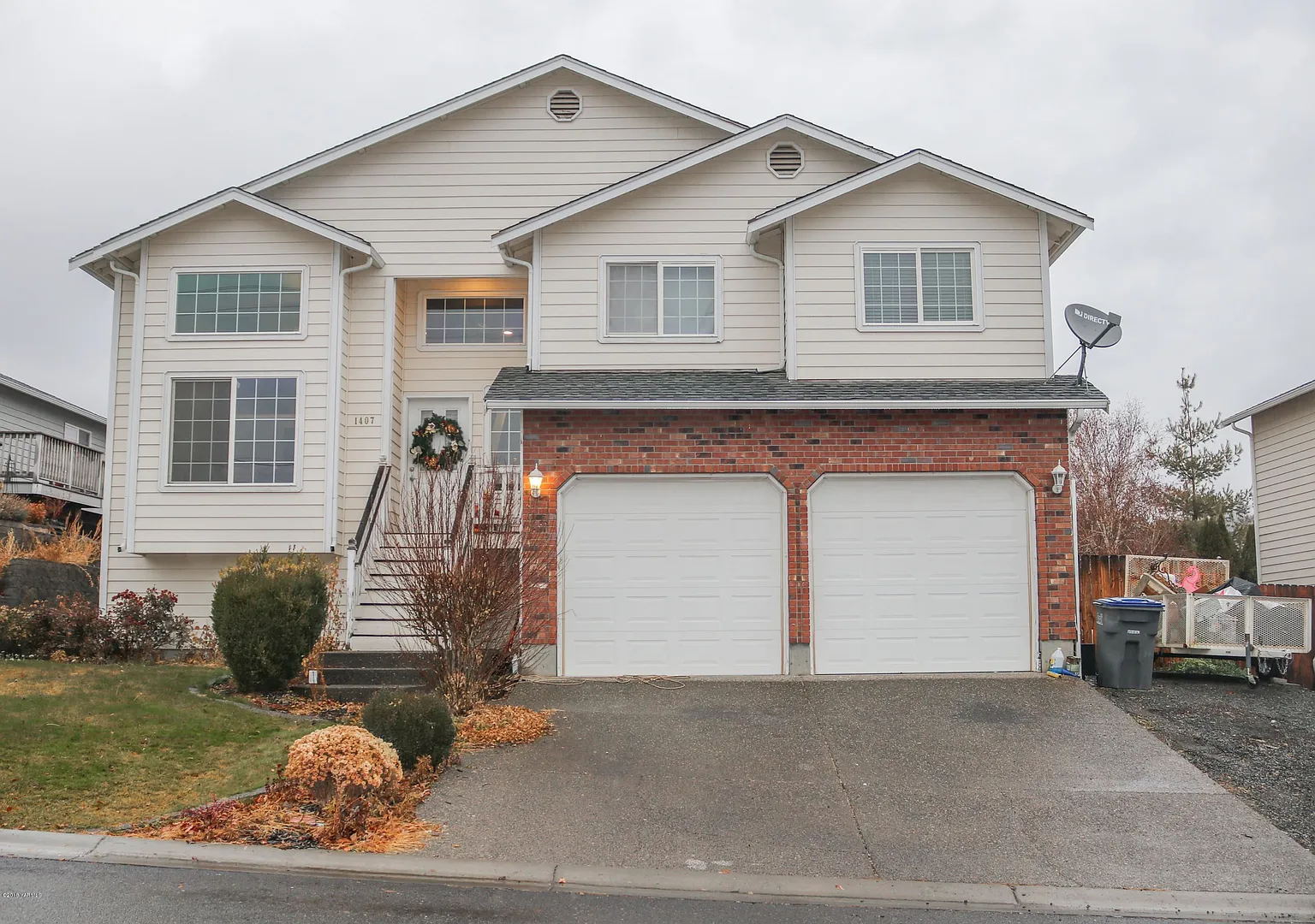 1407 W Pear Ave photo 1