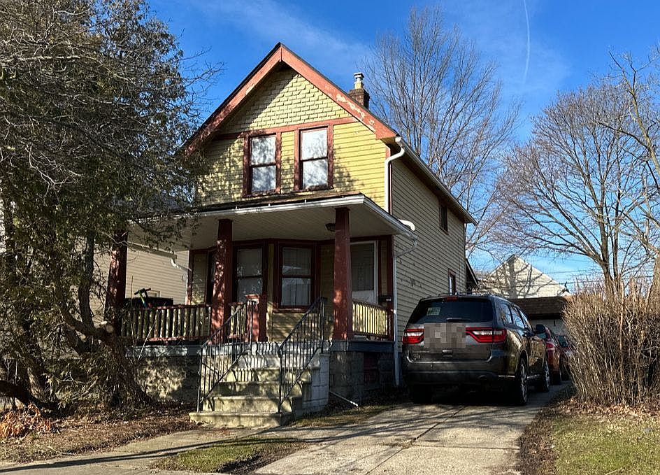 1st image of 3660 E 104th St