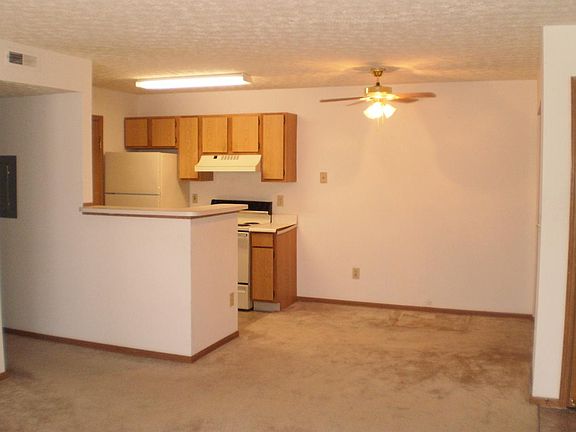 2nd image of 4393 Emerald Lakes Blvd