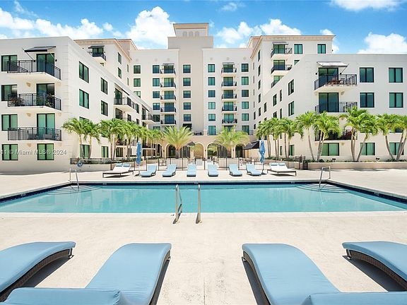 3rd image of 1300 Ponce De Leon Blvd APT 708