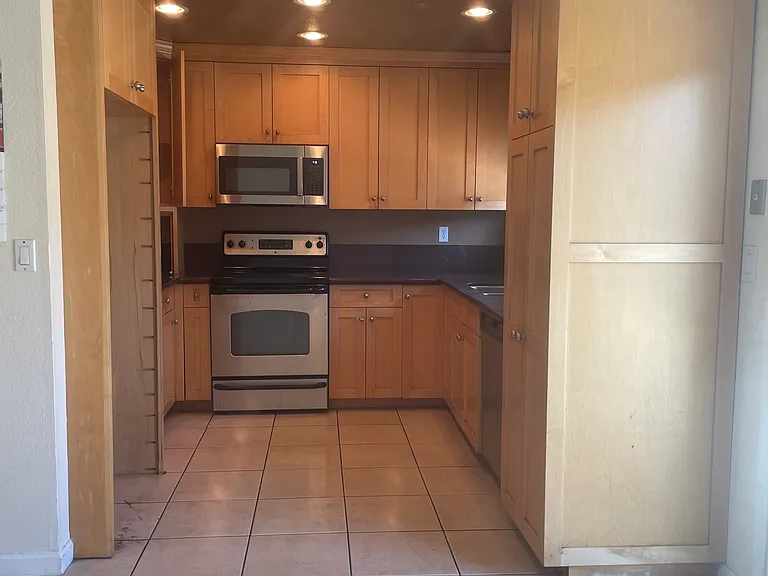 341 Lorenz Dr — Photo 13