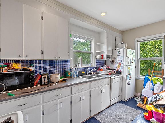 4th image of 7516 106th St NW