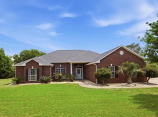 51 Tournament Ln, Freeport, FL 32439