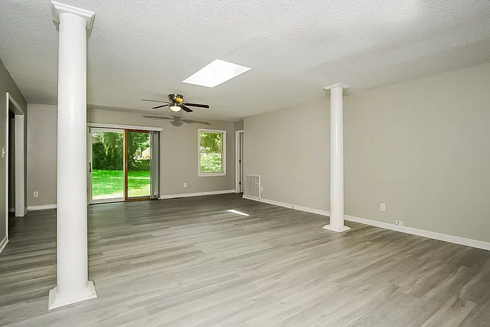 4 bed, 2.0 bath, 2200 sqft, $1,670 — Photo 3