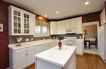 3rd image of 512 Wessex Ln