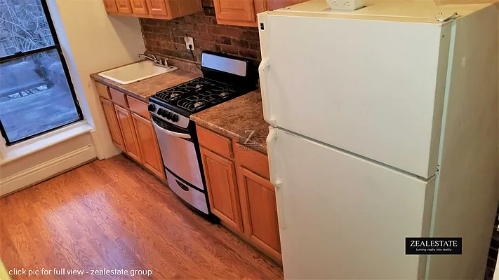 Rented by ZealEstate Group Inc | media 31