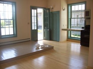 360-362 Main St APT 8, Vergennes, VT 05491