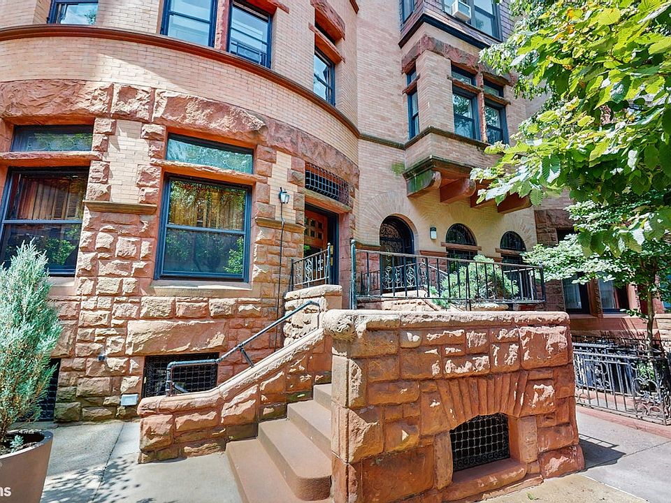1st image of 40 Montgomery Pl APT 2