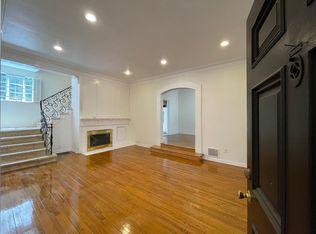 10804 Lindbrook Dr, Los Angeles, CA 90024