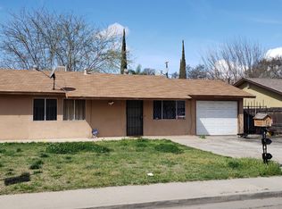 957 Sycamore Ave, Lindsay, CA 93247