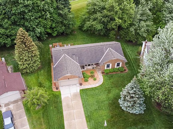4th image of 36105 Parklane Cir