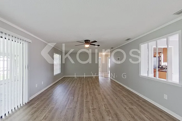 308 Wildwood Dr — Photo 3