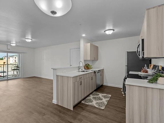 3rd image of 455 Bradley Blvd #110