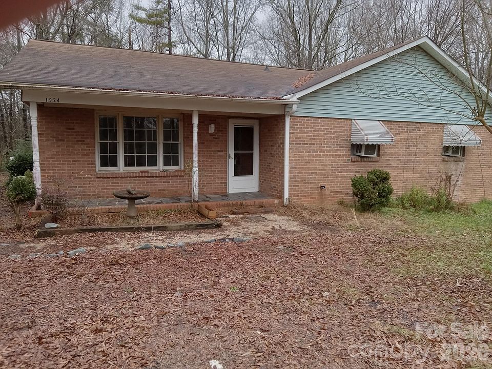 1st image of 1924 Wright Rd