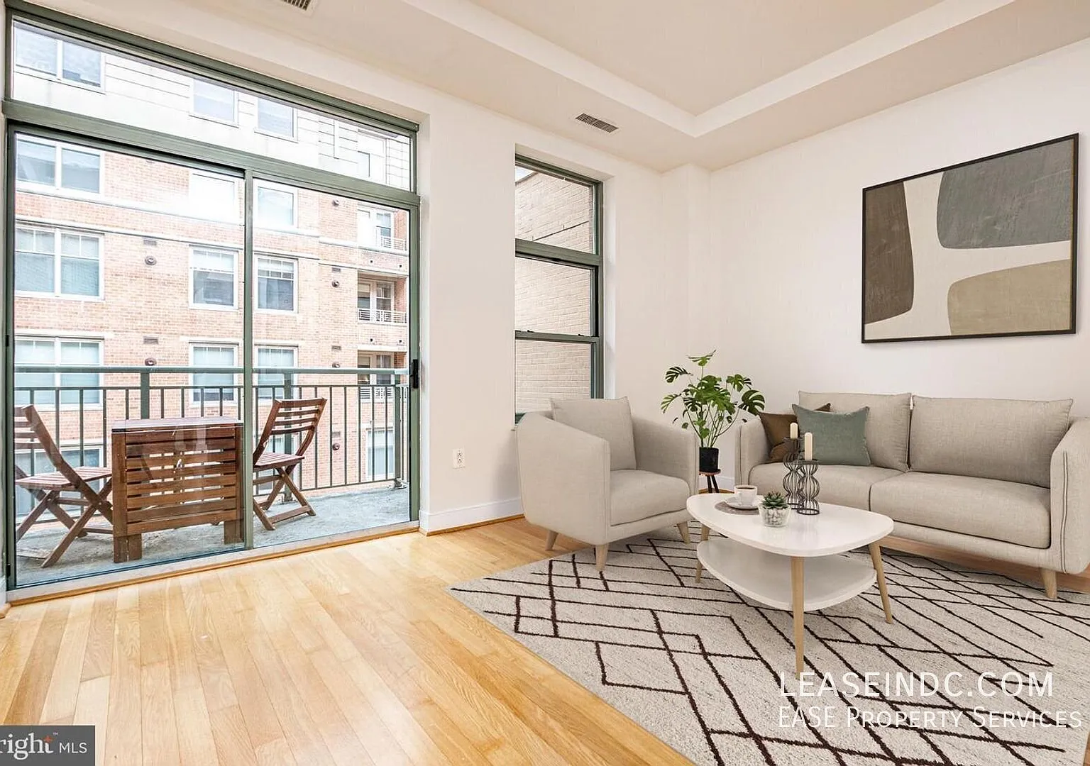 2425 L St NW — Photo 3