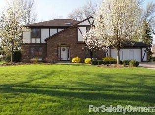 33446 Lisa Ln, Solon, OH 44139