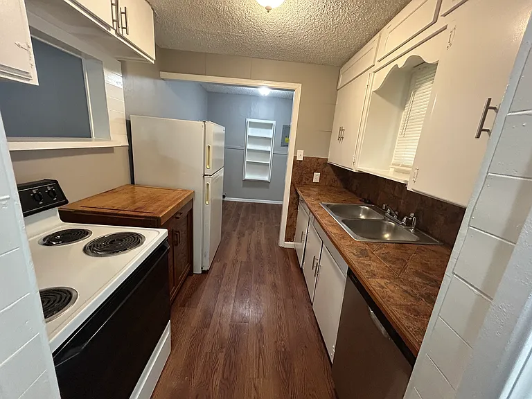 948 N Dellrose Ave — Photo 4