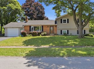 81 Minocqua Dr, Rochester, NY 14617