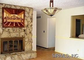 5th image of 3039 Mockingbird Ln