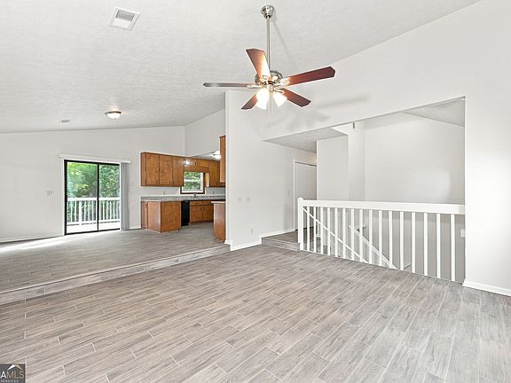 3rd image of 664 Wallington Way