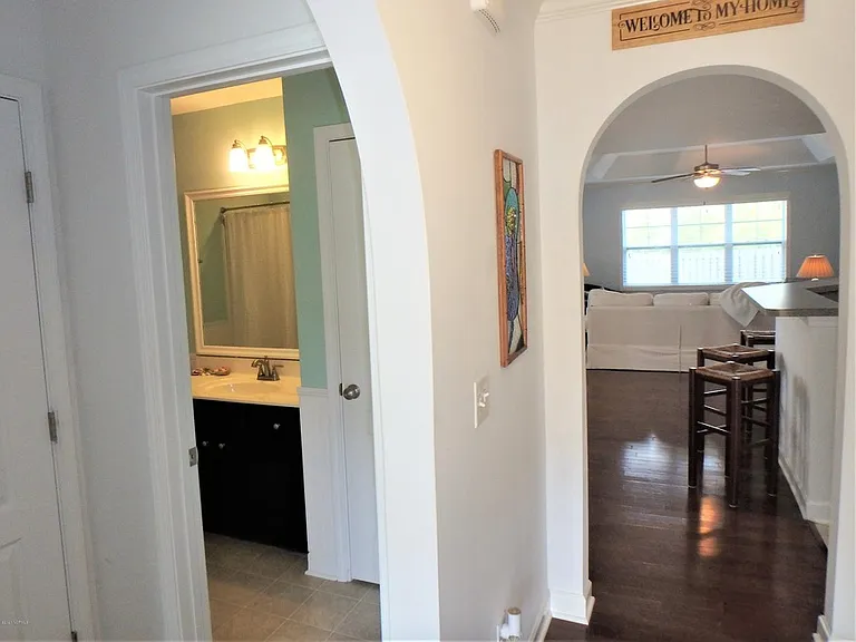 422 Ridgeway Dr — Photo 13