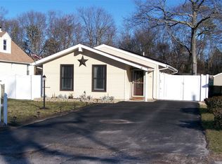 91 Biltmore Dr, Mastic Beach, NY 11951