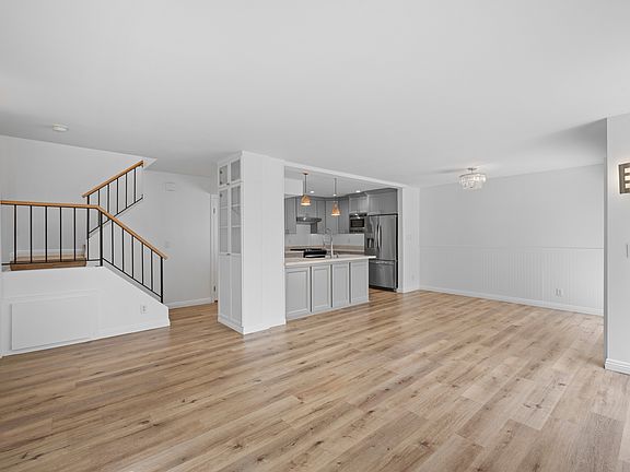 5th image of 550 N Orange Grove Blvd