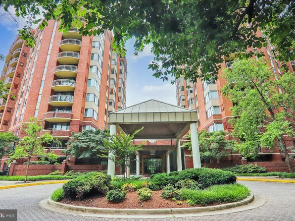 5802 Nicholson Ln #21203, Rockville, MD 20852