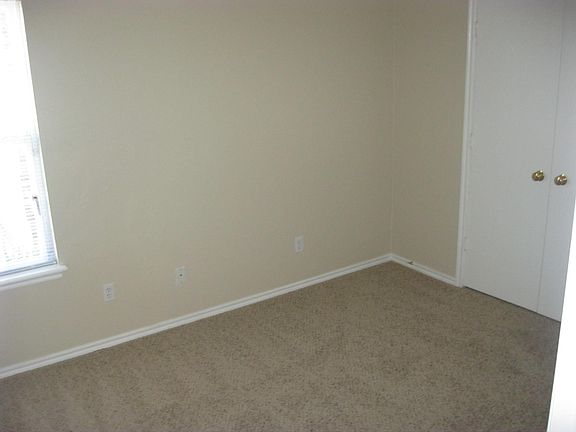 5th image of 2512-2514 Leeds Ln