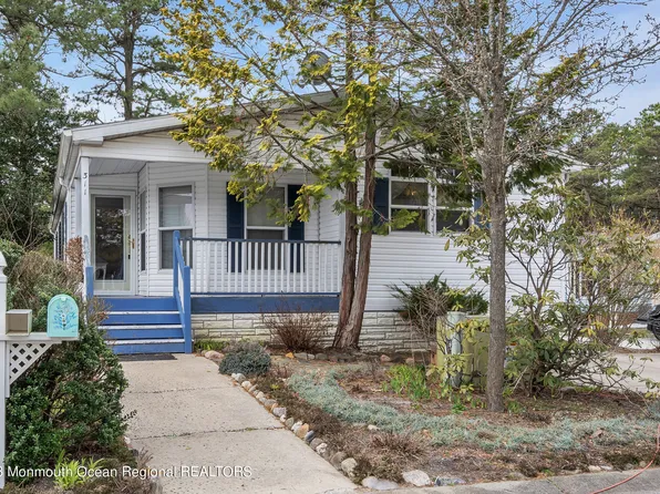 311 Kenwood Court, Whiting, NJ 08759