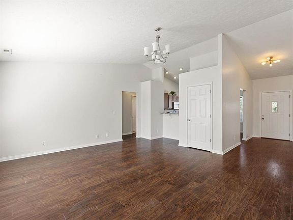 4th image of 3104 Avenue Of The Park