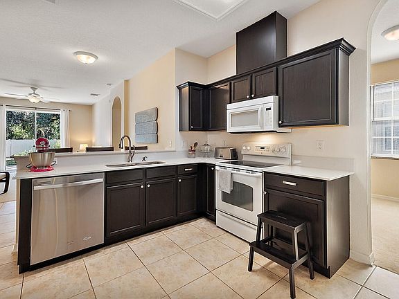 4th image of 1461 Ashdown Ct