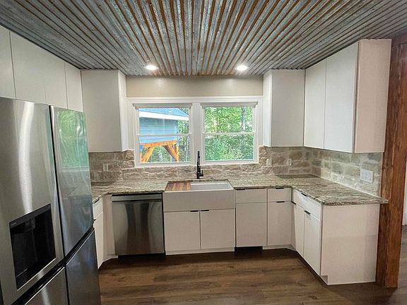 2nd image of 2110 Bracey Cir