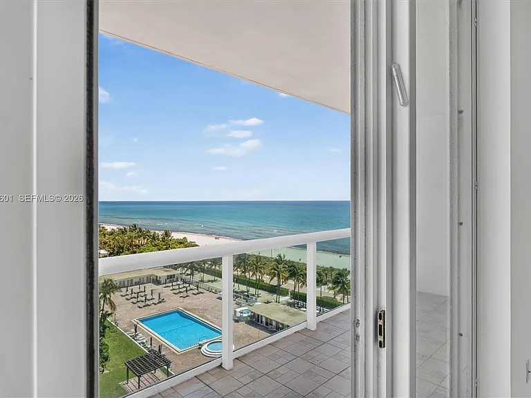 5001 Collins Ave #9H — Photo 17